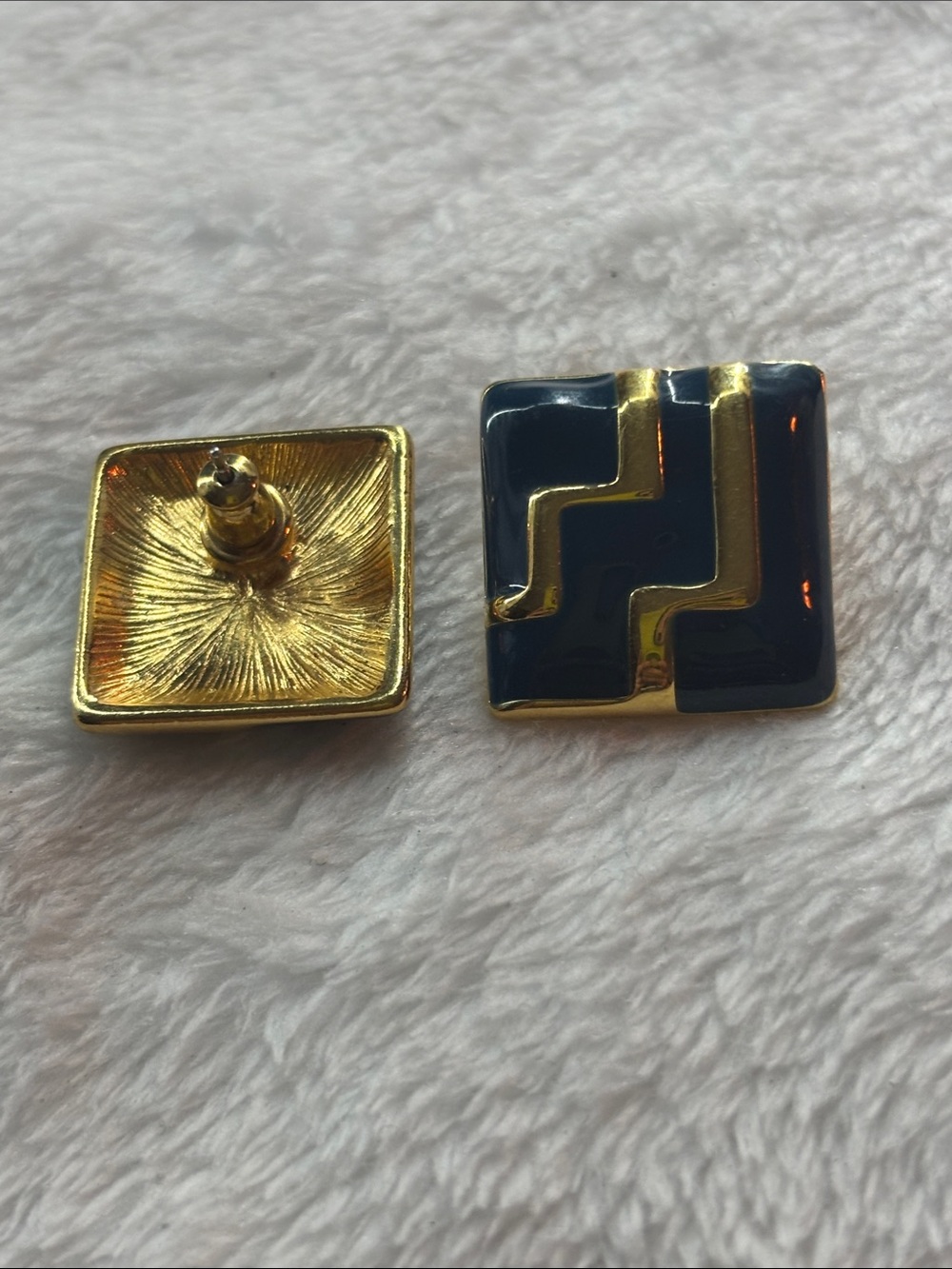 Gold and Black Square earrings – Classic Geometric Design